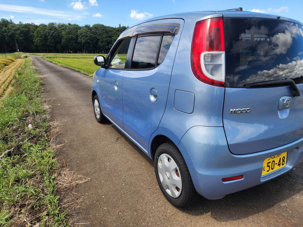 Nissan Moco interior